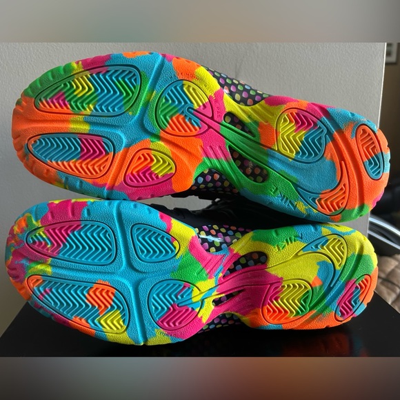 **HOST PICK** Nike Air Foamposite One “Fruity Pebbles” - 7Y/8.5W - Picture 5 of 10